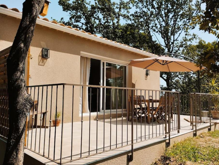 Charmante Maison Avec Jardin Aux Portes Des Gorges De L'Ardeche Saint-Julien-de-Peyrolas Esterno foto